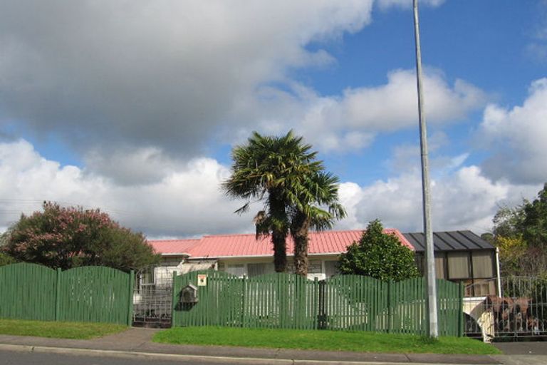 Photo of property in 61 Captain Scott Road, Glen Eden, Auckland, 0602