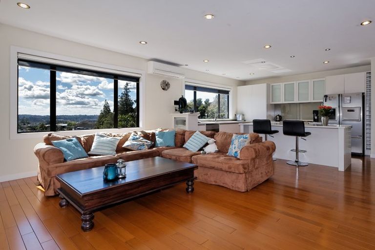 Photo of property in 92 Schnapper Rock Road, Schnapper Rock, Auckland, 0632