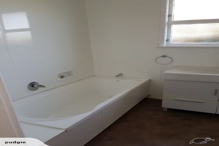 Photo of property in 37 Disraeli Street, Hawera, 4610