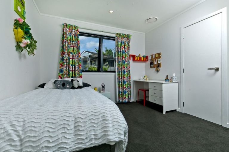 Photo of property in 125 Solar Road, Glen Eden, Auckland, 0602