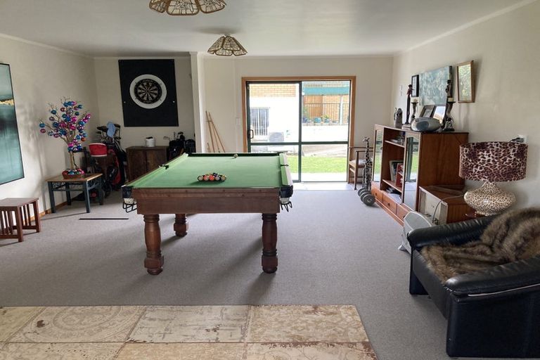 Photo of property in 166 Torkar Road, Clarks Beach, 2122