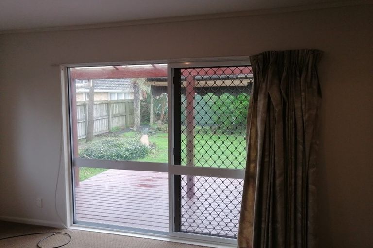 Photo of property in 2/8 Sunburst Street, Papakura, 2110