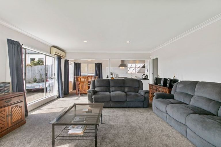 Photo of property in 19a Rodney Street, Howick, Auckland, 2014