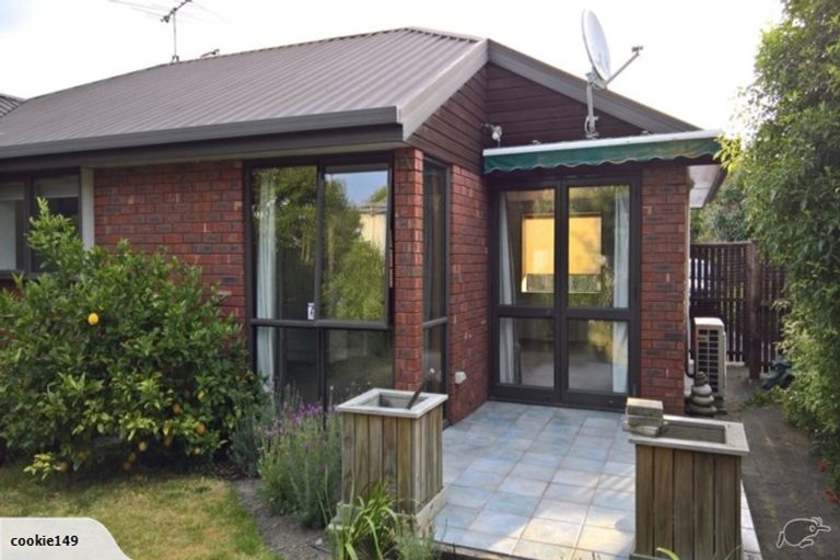 Photo of property in 2/40 Windermere Road, Papanui, Christchurch, 8053