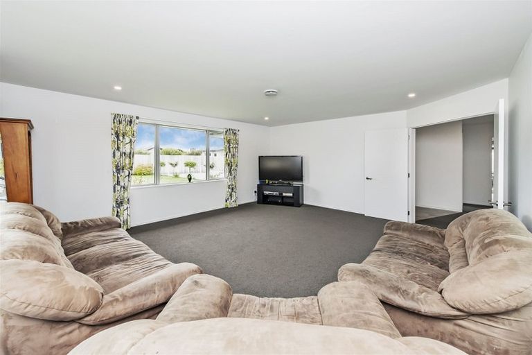 Photo of property in 52a Lewis Crescent, Rolleston, 7614