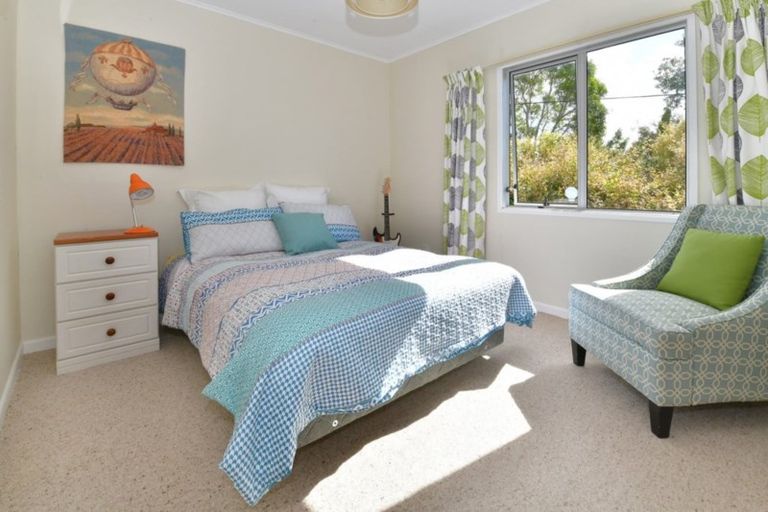 Photo of property in 98 Vipond Road, Stanmore Bay, Whangaparaoa, 0932