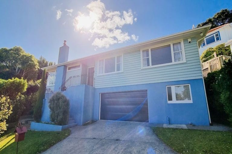 Photo of property in 1 Kohima Drive, Khandallah, Wellington, 6035