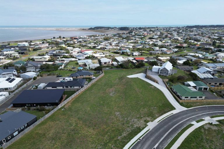 Photo of property in 1 Rangeview Rise, Foxton Beach, 4815