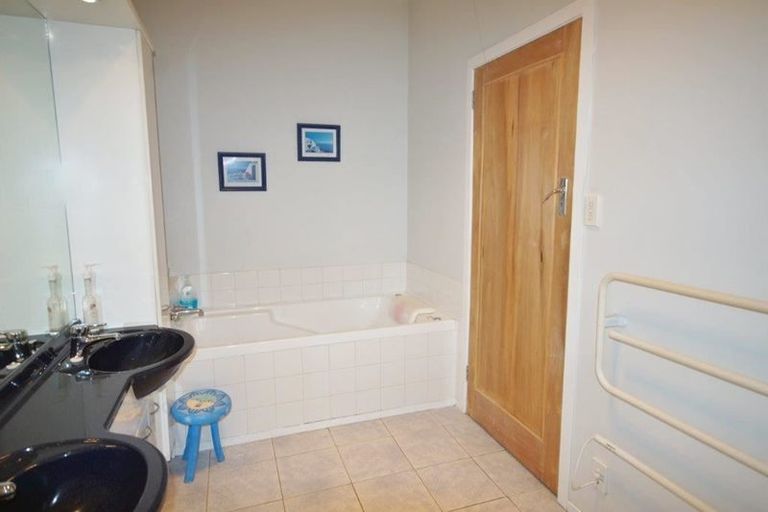 Photo of property in 25 Montrose Street, Waiau, 7332