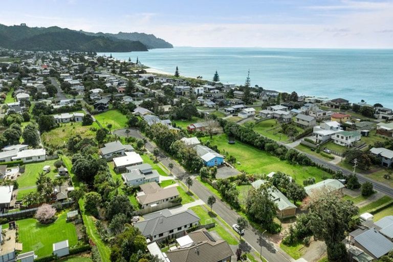 Photo of property in 15 Ian Place, Waihi Beach, 3611