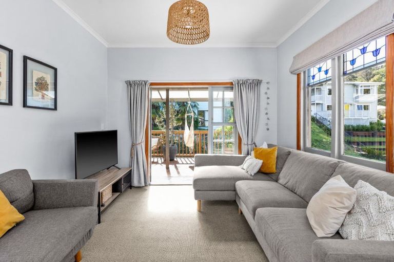 Photo of property in 6 Little Burke Street, Hospital Hill, Napier, 4110