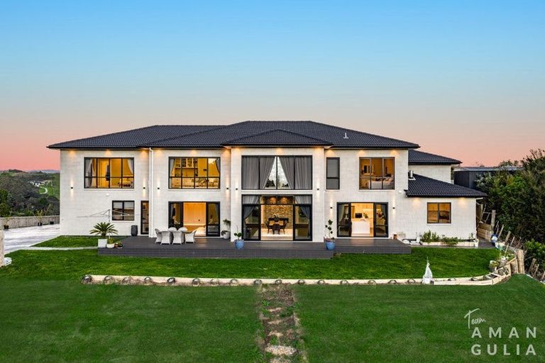 Photo of property in 83 Griggs Road, East Tamaki Heights, Auckland, 2016