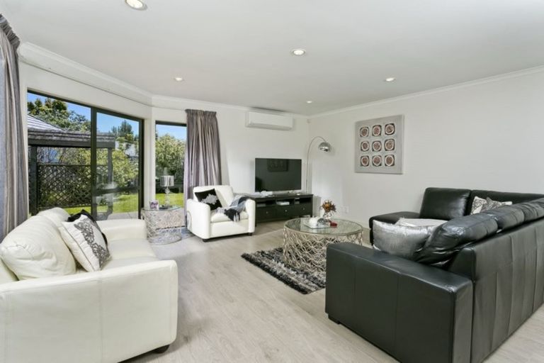 Photo of property in 26 Bushlands Park Drive, Albany, Auckland, 0632