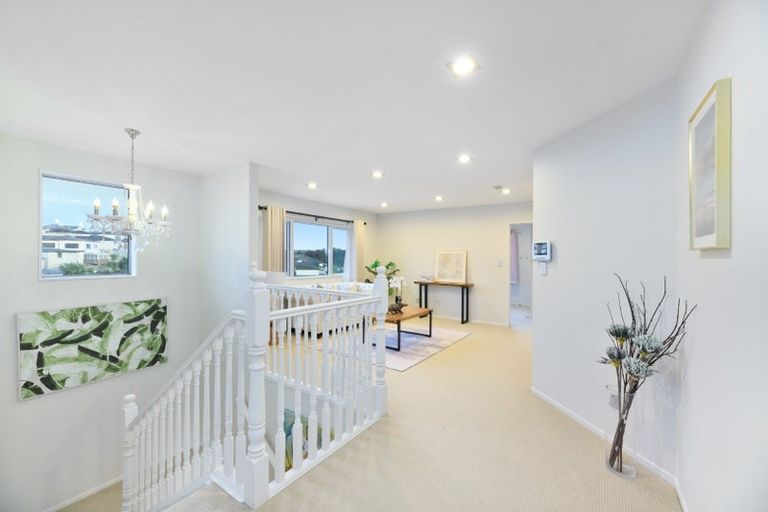 Photo of property in 4 San Casello Rise, Henderson, Auckland, 0612
