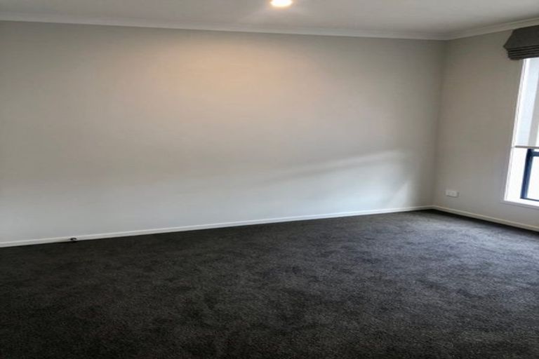 Photo of property in 2 Patariki Way, Beach Haven, Auckland, 0626