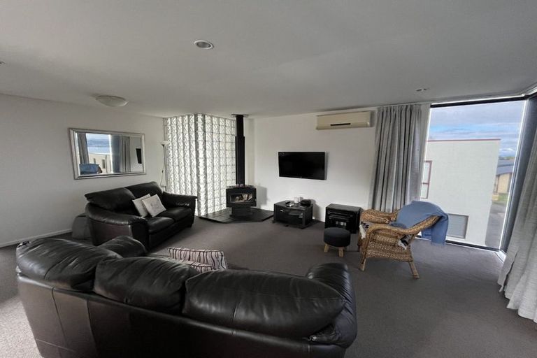 Photo of property in 2/57 Arrowsmith Avenue, Waipahihi, Taupo, 3330