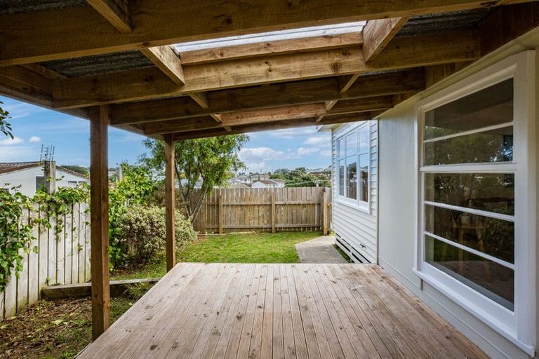 Photo of property in 12 Owhiti Street, Titahi Bay, Porirua, 5022