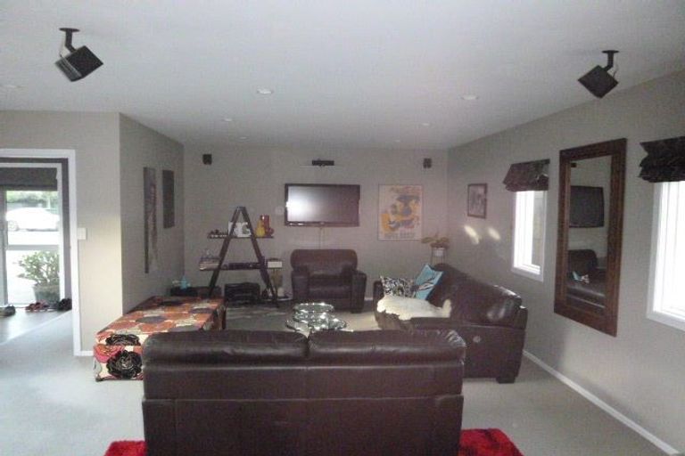 Photo of property in 99 Parkvale Road, Karori, Wellington, 6012