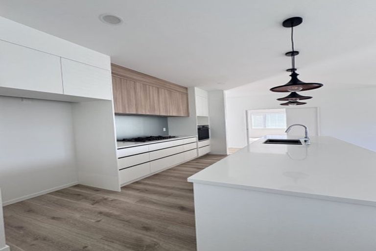 Photo of property in 88 Arran Drive, Orewa, 0931