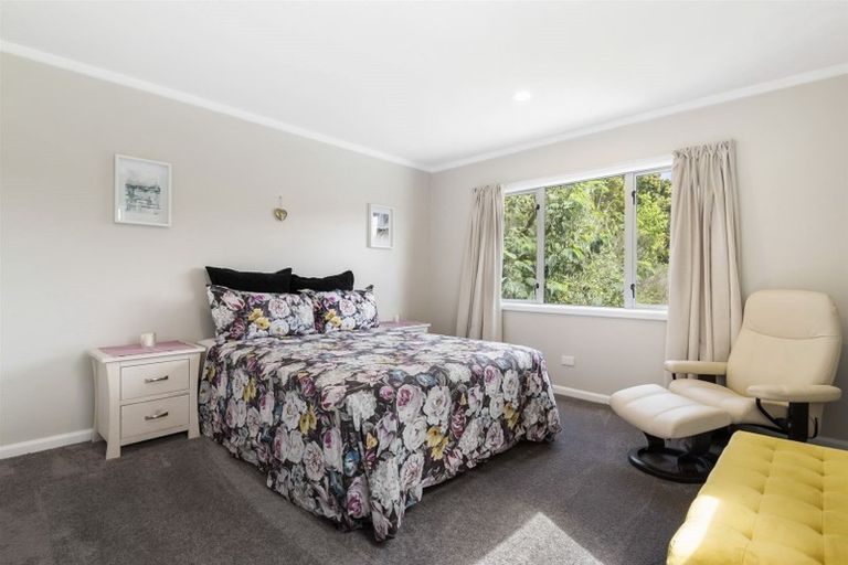 Photo of property in 890 Beach Road, Waiake, Auckland, 0630
