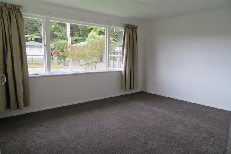 Photo of property in 19 Shackleton Grove, Stokes Valley, Lower Hutt, 5019