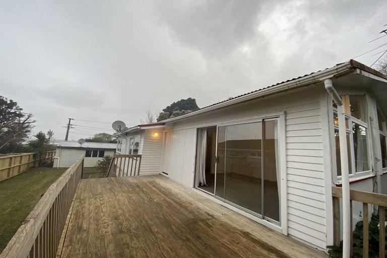 Photo of property in 110 Roberts Road, Te Atatu South, Auckland, 0610