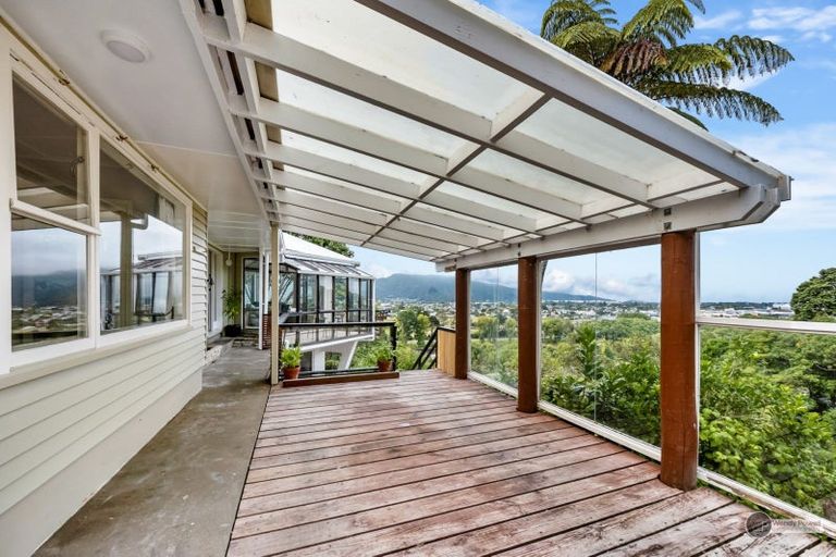 Photo of property in 4 Wairere Road, Belmont, Lower Hutt, 5010