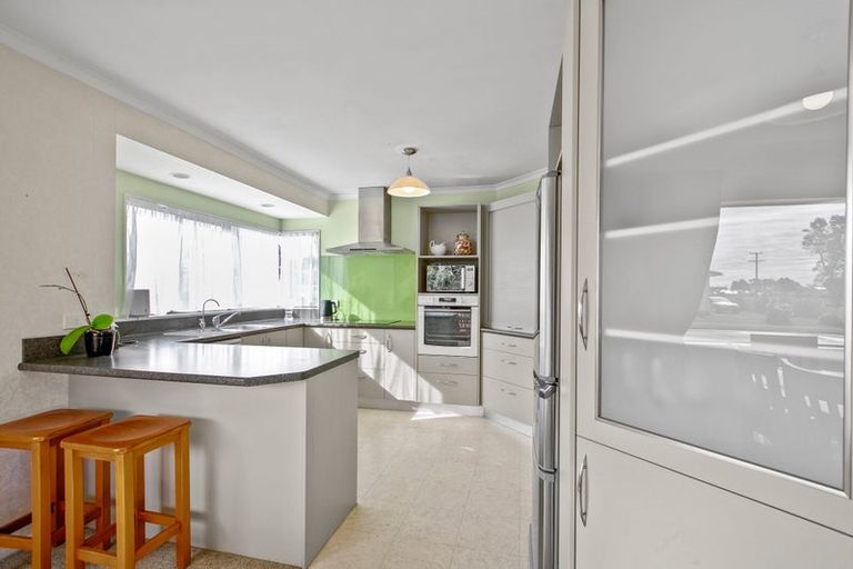 Photo of property in 2 Sanders Avenue, Westown, New Plymouth, 4310