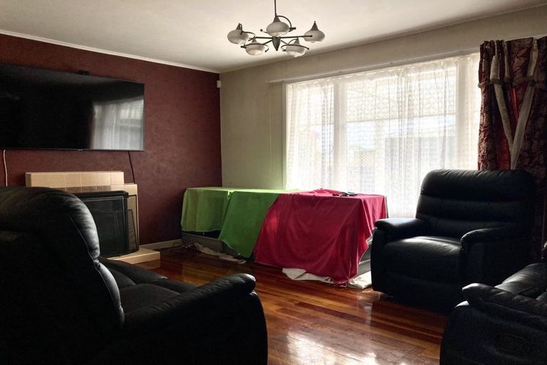 Photo of property in 672 Te Atatu Road, Te Atatu Peninsula, Auckland, 0610