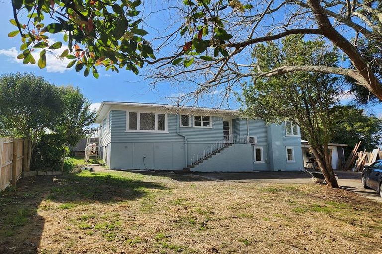 Photo of property in 1/8 Alston Avenue, Kelston, Auckland, 0602