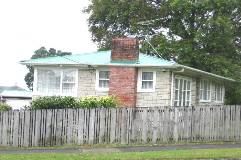 Photo of property in 89 Tirimoana Road, Te Atatu South, Auckland, 0602