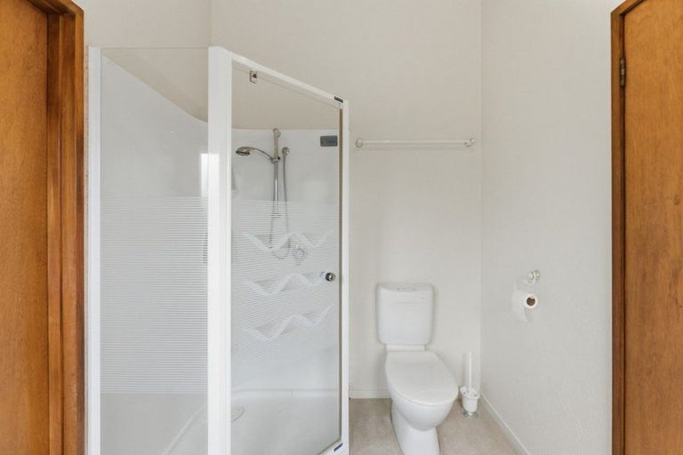 Photo of property in 5 Magnolia Drive, Westown, New Plymouth, 4310