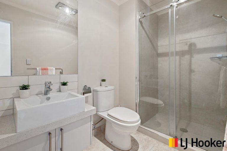 Photo of property in 30 Reins Road, Takanini, 2112