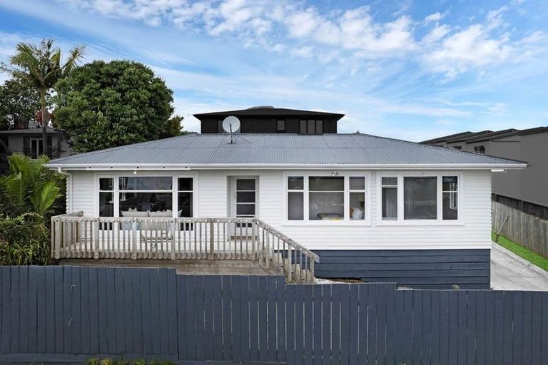 Photo of property in 53a Sylvan Crescent, Te Atatu South, Auckland, 0610