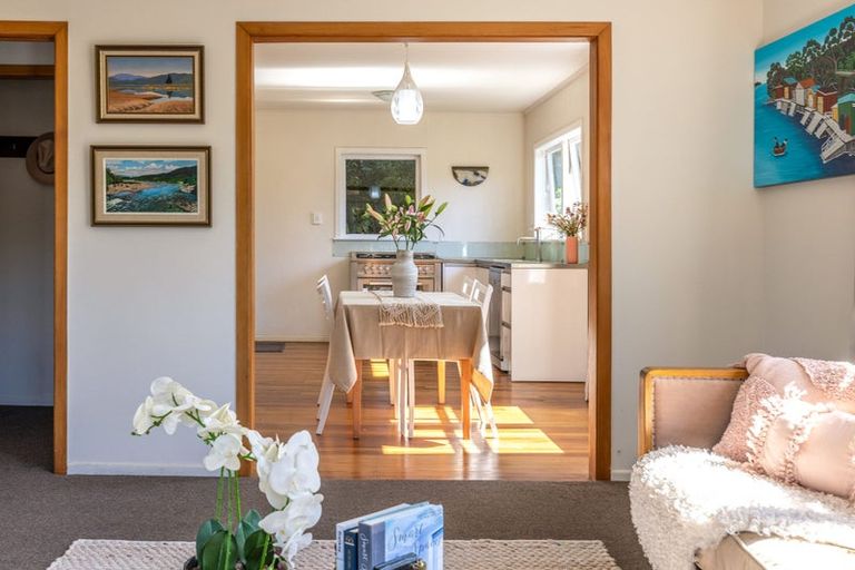 Photo of property in 116 Queens Drive, Oneroa, Waiheke Island, 1081