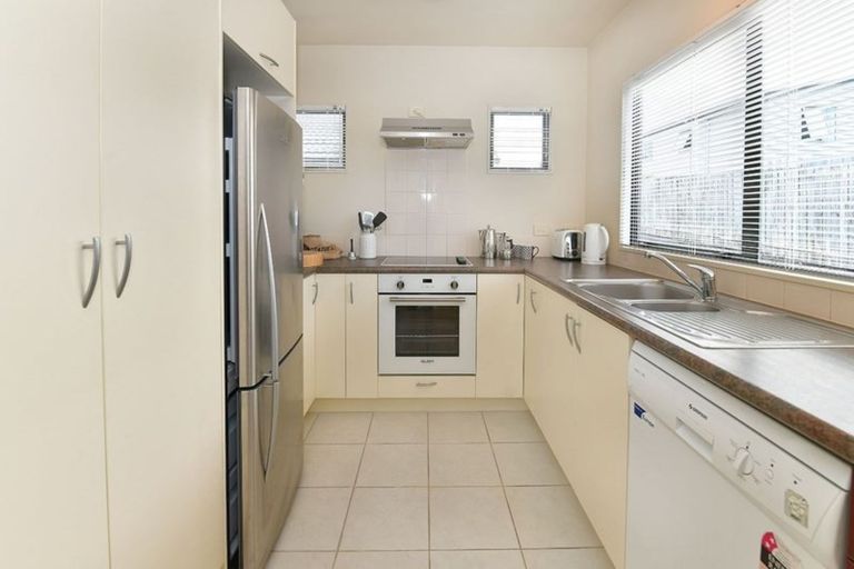 Photo of property in 23/4 Brixton Road, Manly, Whangaparaoa, 0930