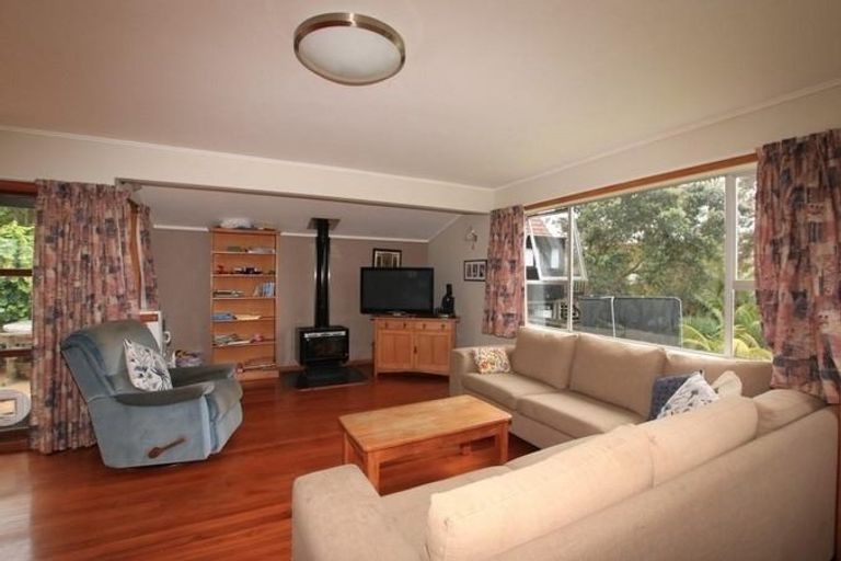 Photo of property in 5 Orne Street, Torbay, Auckland, 0630