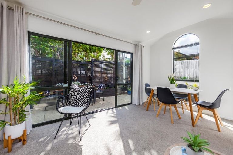 Photo of property in 23/5 Brixton Road, Manly, Whangaparaoa, 0930