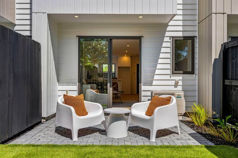 Photo of property in 4/721 Te Atatu Road, Te Atatu Peninsula, Auckland, 0610