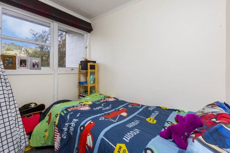 Photo of property in 2/24 Deller Grove, Silverstream, Upper Hutt, 5019