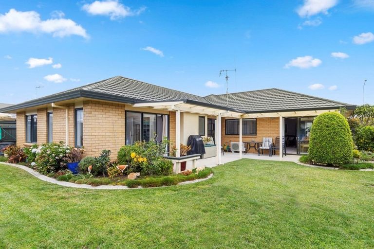 Photo of property in 323 Grenada Street, Papamoa Beach, Papamoa, 3118