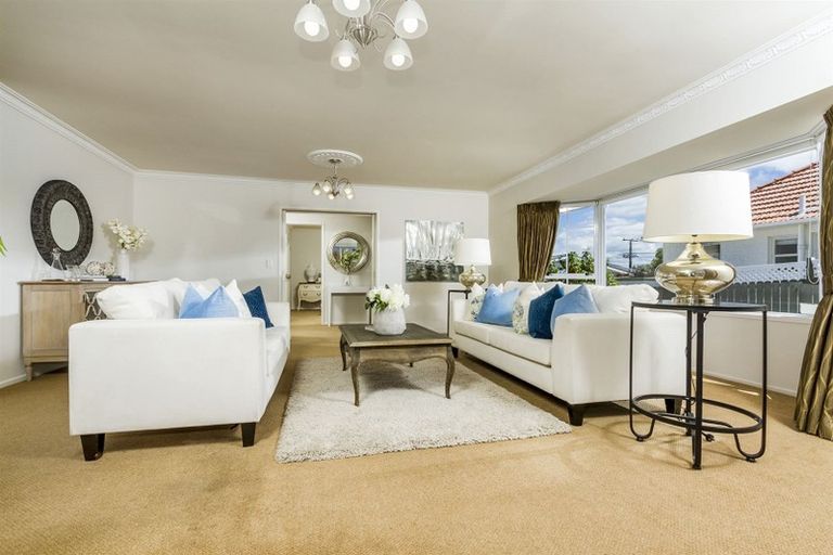 Photo of property in 2/3 Winscombe Street, Belmont, Auckland, 0622