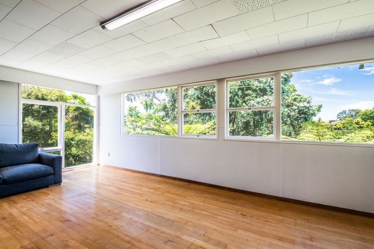 Photo of property in 10 Peter Terrace, Castor Bay, Auckland, 0620