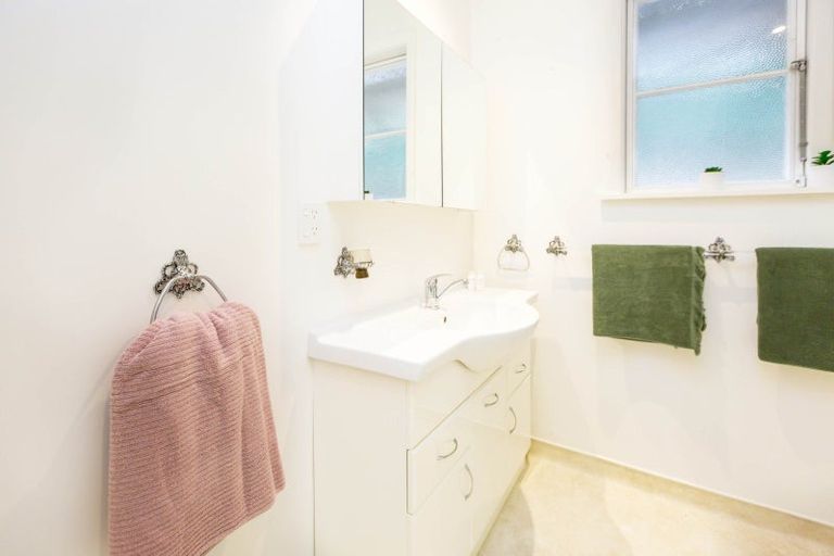 Photo of property in 1022 Fergusson Drive, Clouston Park, Upper Hutt, 5018