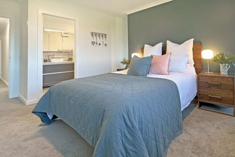 Photo of property in 19 Montgomery Crescent, Kinloch, Taupo, 3377