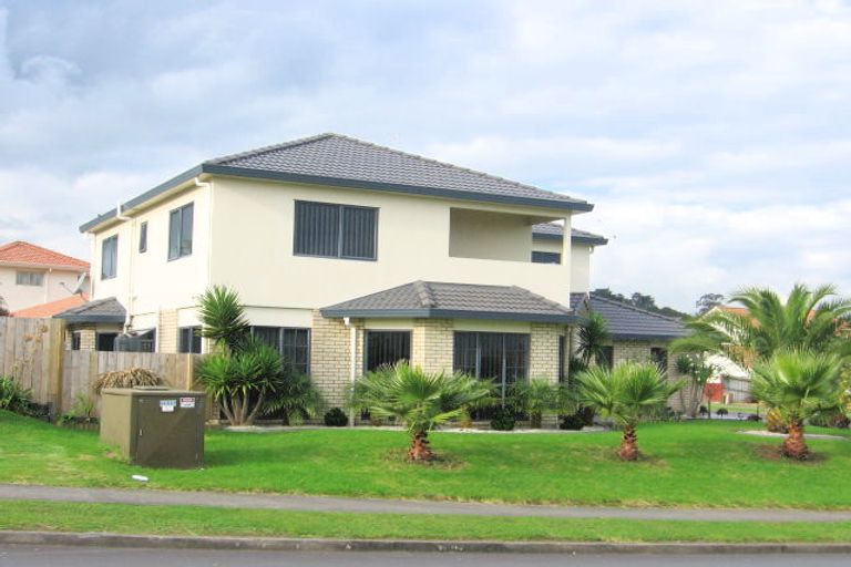 Photo of property in 1 Pelargonium Terrace, Goodwood Heights, Auckland, 2105