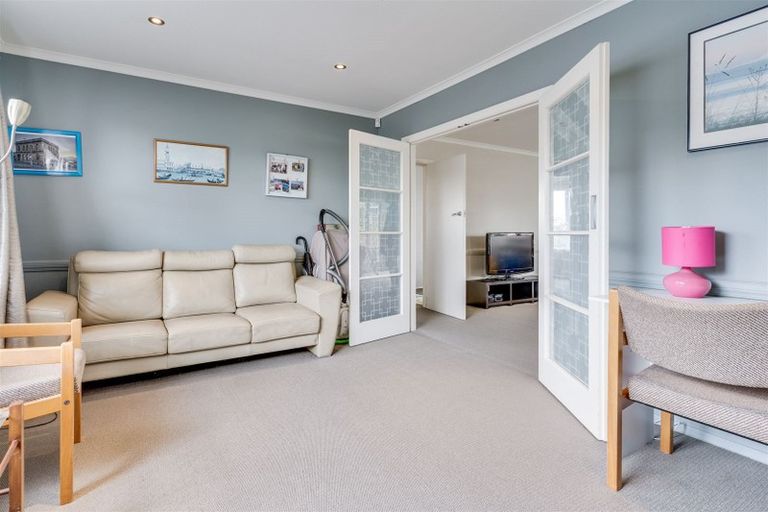 Photo of property in 4 Merton Place, Bryndwr, Christchurch, 8053