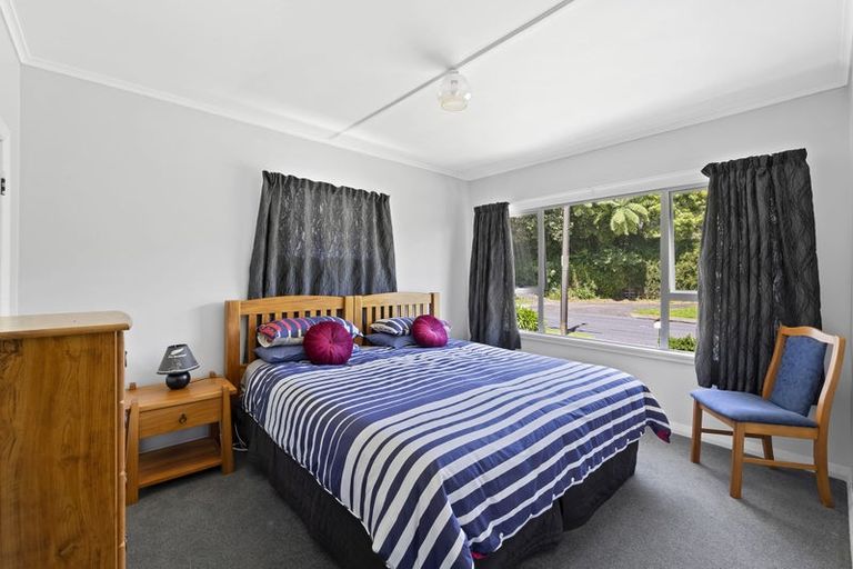 Photo of property in 51 Seaview Road, Marfell, New Plymouth, 4310