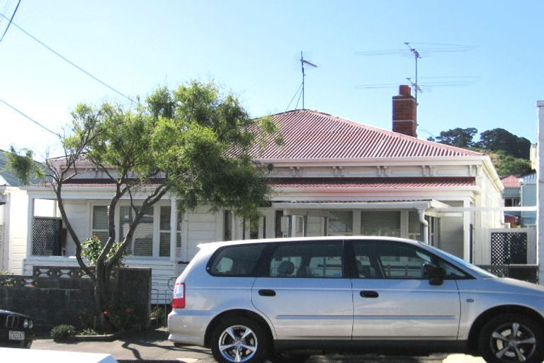 Photo of property in 11 Somerset Avenue, Newtown, Wellington, 6021
