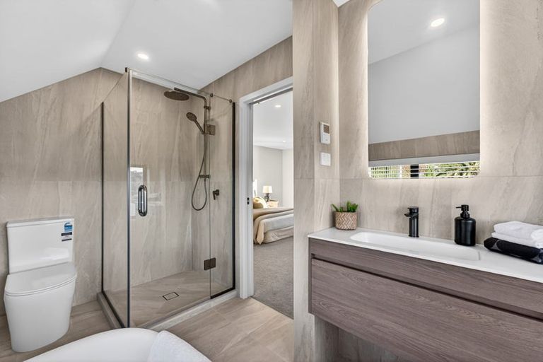 Photo of property in 1a Prestige Place, Castor Bay, Auckland, 0620